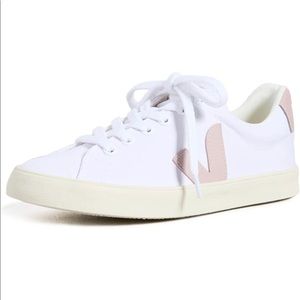 SOLD❗️NEW! Veja shoes